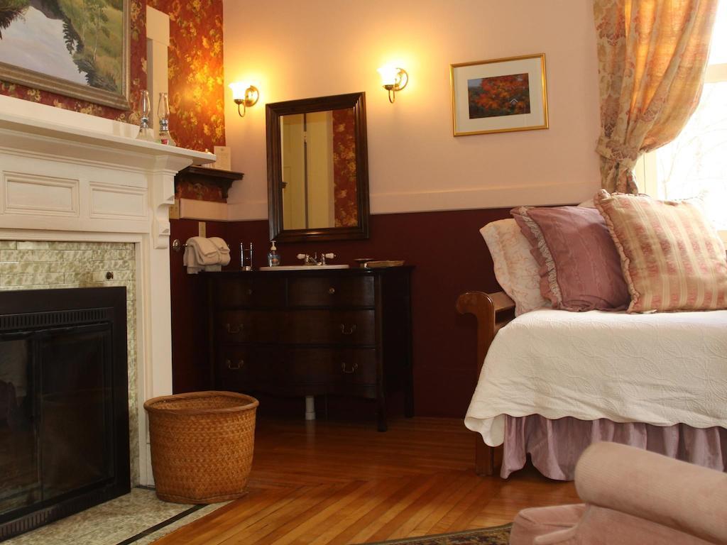 The Notchland Inn Бартлетт Номер фото